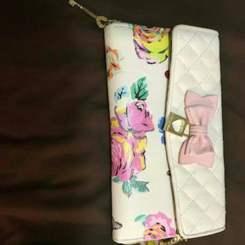 Betsey Johnson wristlet wallet